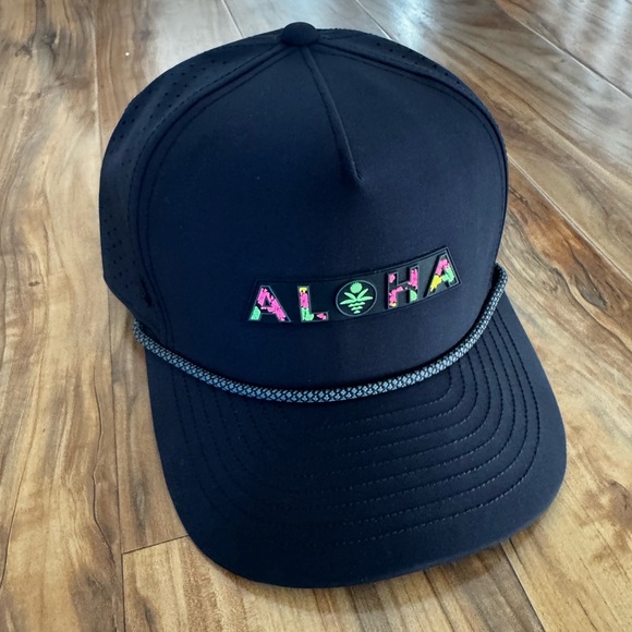 Melin Odysea Hydro Aloha- size small- NWT - Picture 2 of 4